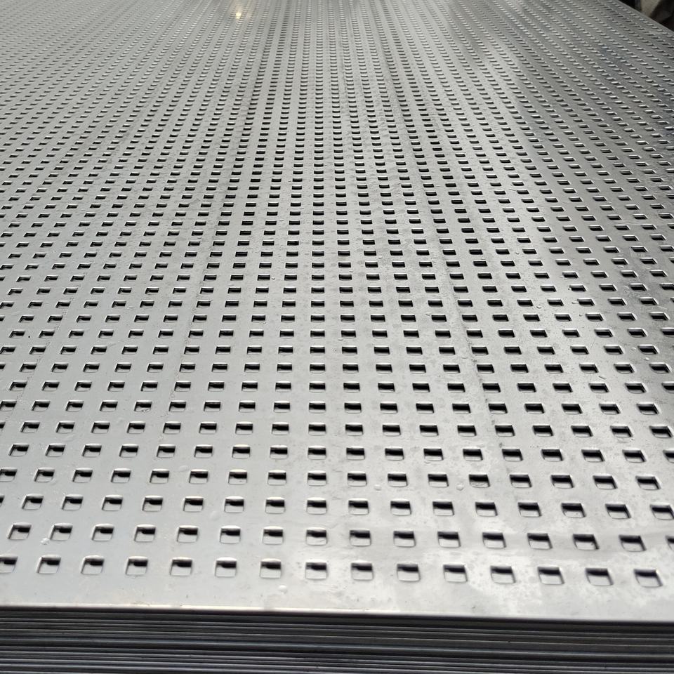 Export Hot Sale Low Carbon Steel Perforated Metal Mesh Various Pattern Customized Perforated Metal Sheet